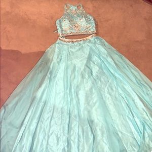 A lovely blue (silk) dress😁